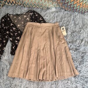 Gap Gray Pleated Skirt Size 0 NWT